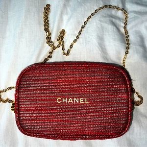 Chanel crossbody Red bag from cosmetic holiday set 2022